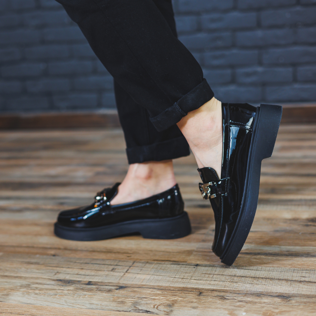 Te eleganckie buty wiosenne dla 50-latek dodadzą klasy każdej stylizacji. Są szykowne i wygodne